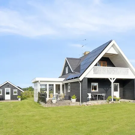 Fentje - 200m From The Sea By Interhome